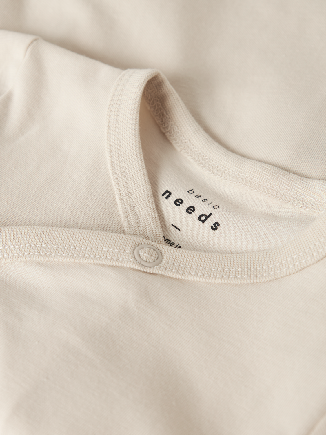 model_shot-front_full